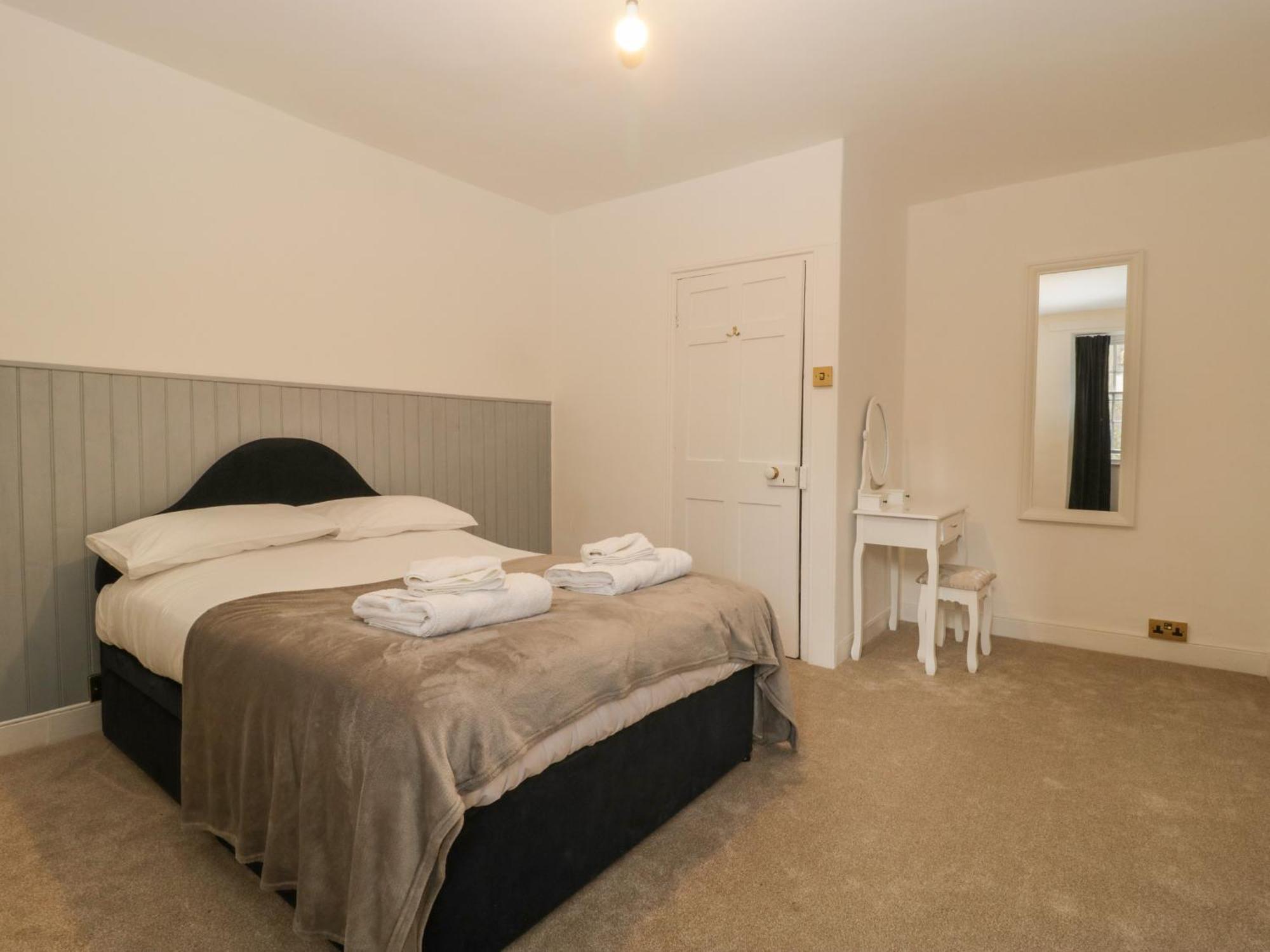 4 Priest Row Villa Wells Esterno foto